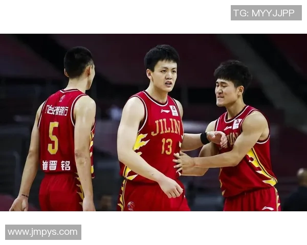 CBA东莞队与四川队激战正酣谁能在这场较量中笑到最后