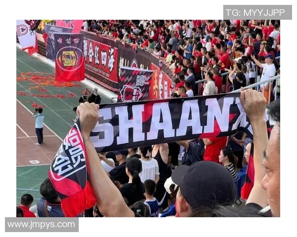 汉堡与圣保利激战正酣比分结果揭晓引发球迷热议